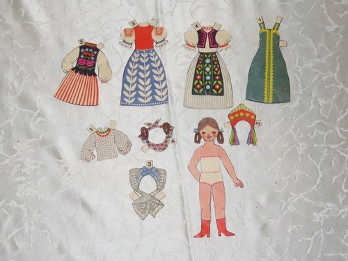 Lot poupées papier - lot,