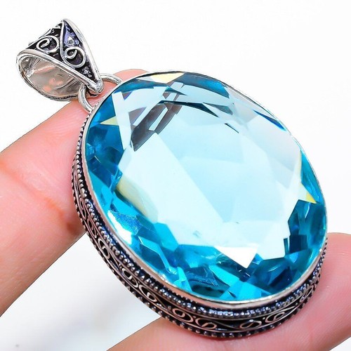 Pendentif bijou fait main - , en