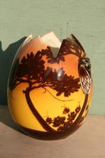 vase oeuf en céramique signé Berty.