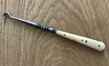 TIRE-LACETS CORSAGE XIX ème