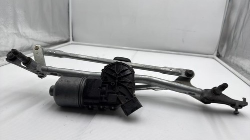 Moteur essuie glace avant