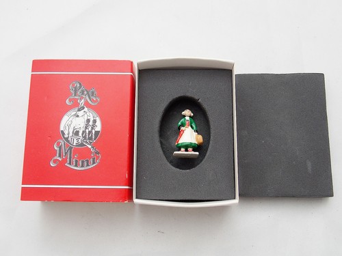 Figurine statuette collection - figurine,