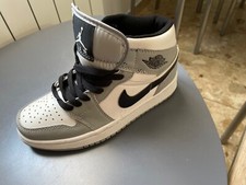 Baskets Nike Air Jordan taille 36 grises, blanches et noires