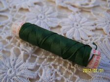 Bobine de soie Gutermann cordonnet 8m. Coloris n°841. " vert  " Réf. N°2