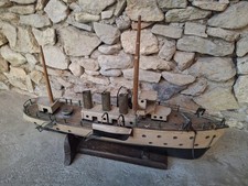 Maquette de bateau en bois