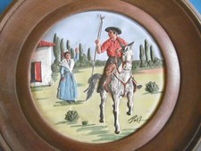 ASSIETTE SIGNEE POY.. - ASSIETTE DECORATIVE MURALE EN BOIS - GUARDIAN - CHEVAL