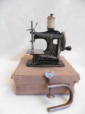 PETITE MACHINE À COUDRE - JOUET OU ENFANT - BOITE D'ORIGINE - Ht 11 cm - BE