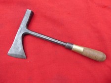 belle hache hachette à marteau BLANCHARD de charpentier couvreur outil ancien