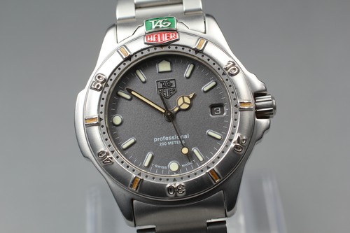 Presque comme neuve montre - [presque,