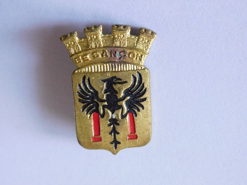 Petit insigne ancien ville - petit,