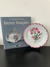 Assiette en faïence de