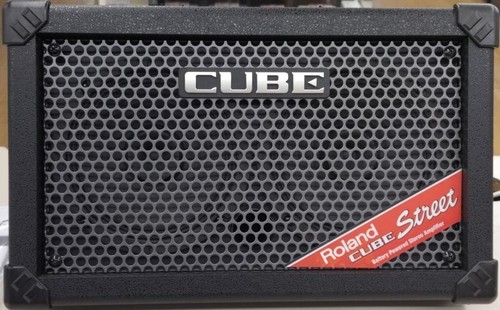 Ampli guitare stéréo - , roland