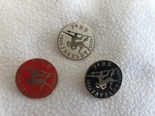 3 insignes 7° D.B 1955 JAVELOT 2005 type pin's 
