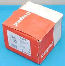 Boitier complet avec sectionneur LEGRAND 3P+1N 25A 22602 interrupteur ( BV119 )