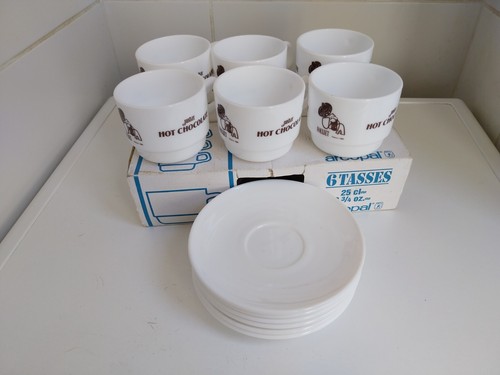 Tasses chocolat et - à,