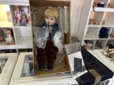 Poupée d'artiste poupée en