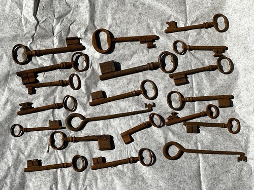 Lot 250 clefs - de,