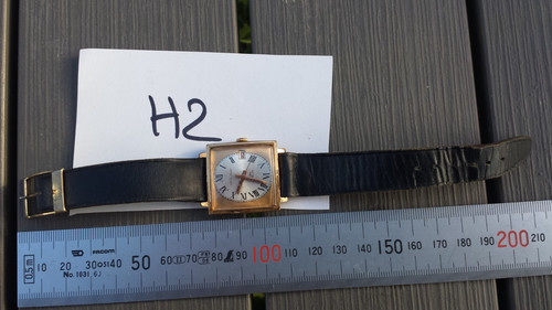 Ancienne montre bracelet - h2/,