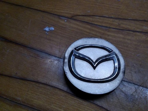 Mazda 626 centres de - gf, roue