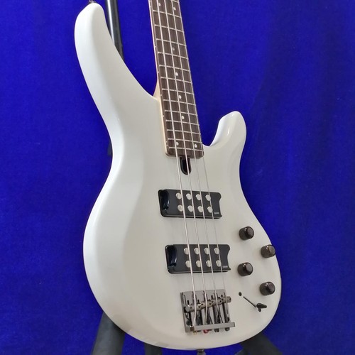 Guitare basse électrique