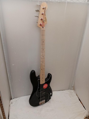 Squier aff bass - p,