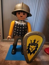 playmobil de 65 cms de haut en