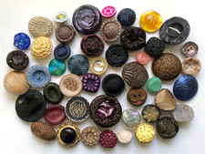 Lot de 48 boutons baroques 16