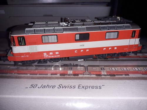 Locomotive 11108 swiss - re,