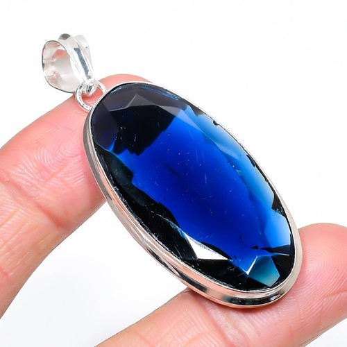 Pendentif pierre précieuse