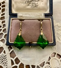 ANCIENNES  BOUCLES D'OREILLES PLAQUÉ OR - CRISTAL VERT STYLE BACCARAT