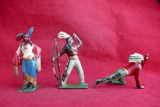 Plomb creux GM Western Far West 2 Indiens et 1 Indienne - Hollow lead Indians