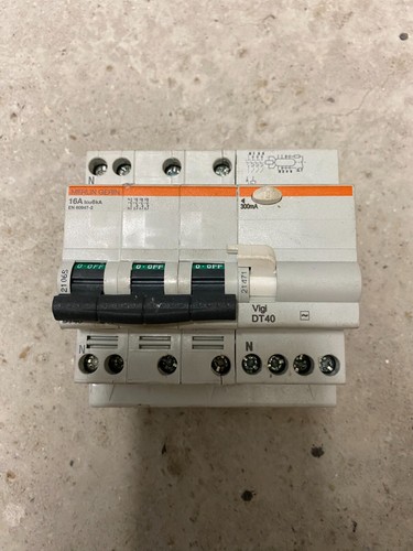 Disjoncteur modulaire dt40 - disjoncteur,