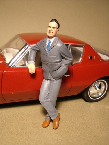 Figurine raymond loewy - 1/18,