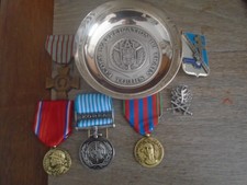 Lot militaire : médaille