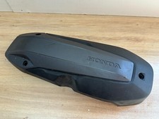 UN CACHE CARENAGE CARTER