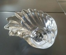 Vide poche en cristal en forme de coquillage. Beau design original.