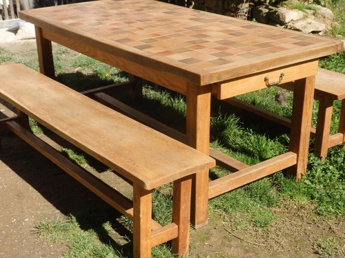 Table carrelée bancs de - table,
