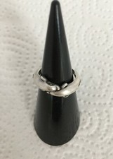 BAGUE "DAUPHINS" ACCOLES EN