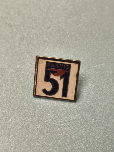 Pin vintage carré - carré, pastis
