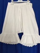 ancienne culotte fendue pur fil de coton/cousue et brodée main (F76)