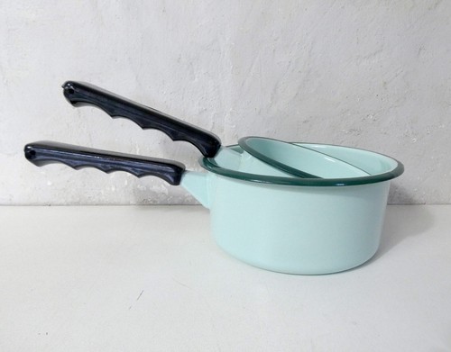 Anciennes casseroles - anciennes,