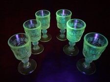 6 verres  à liqueur en