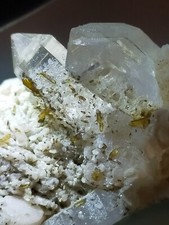 Superbe Quartz légèrement