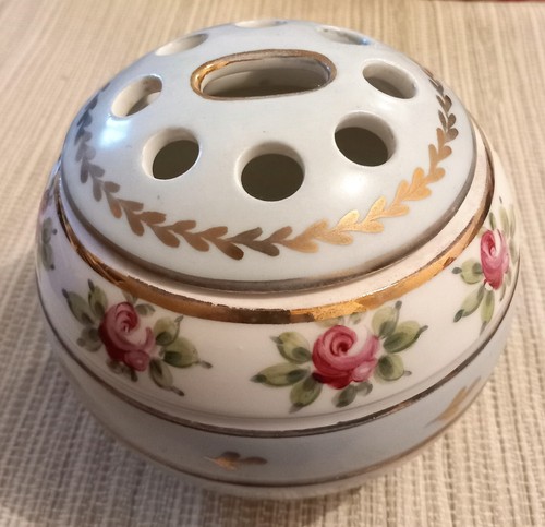 Pique fleurs boule - *,