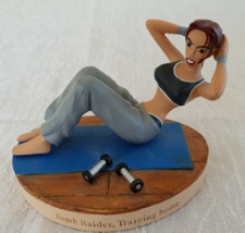 FIGURINE DE COLLECTION TOMB RAIDER LEGEND - LARA CROFT, TRAINING HOME / ATLAS