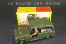 DINKY TOYS FRANCE.  RENAULT 4 SINPAR.  Ref: 815. + Boite.