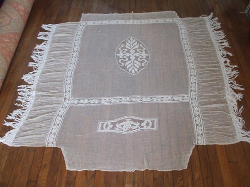 Linge ancien couvre lit brode - linge,