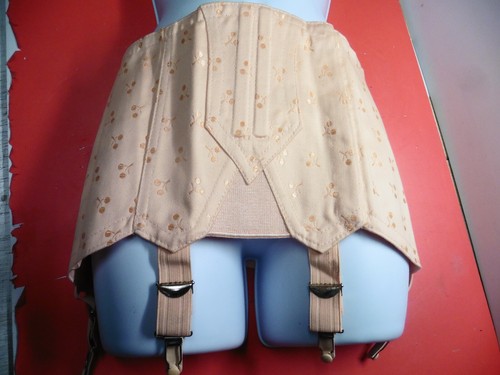 Gaine porte jarretelle vintage