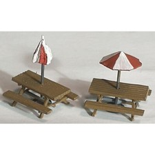 2 X Tables De Pub Et Parasol