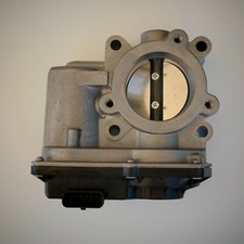 Renault Megane III - 3 RS boitier papillon neuf origine 8200793841 161205437R